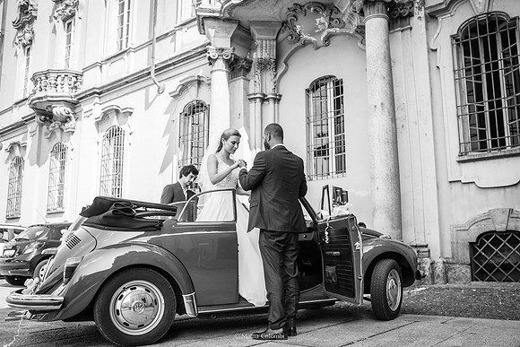 Matrimonio Civile nella chiesetta del Comune di Pavia, Ricevimento Agriturismo Boccapane.