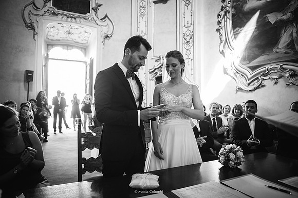 Matrimonio Civile nella chiesetta del Comune di Pavia, Ricevimento Agriturismo Boccapane.